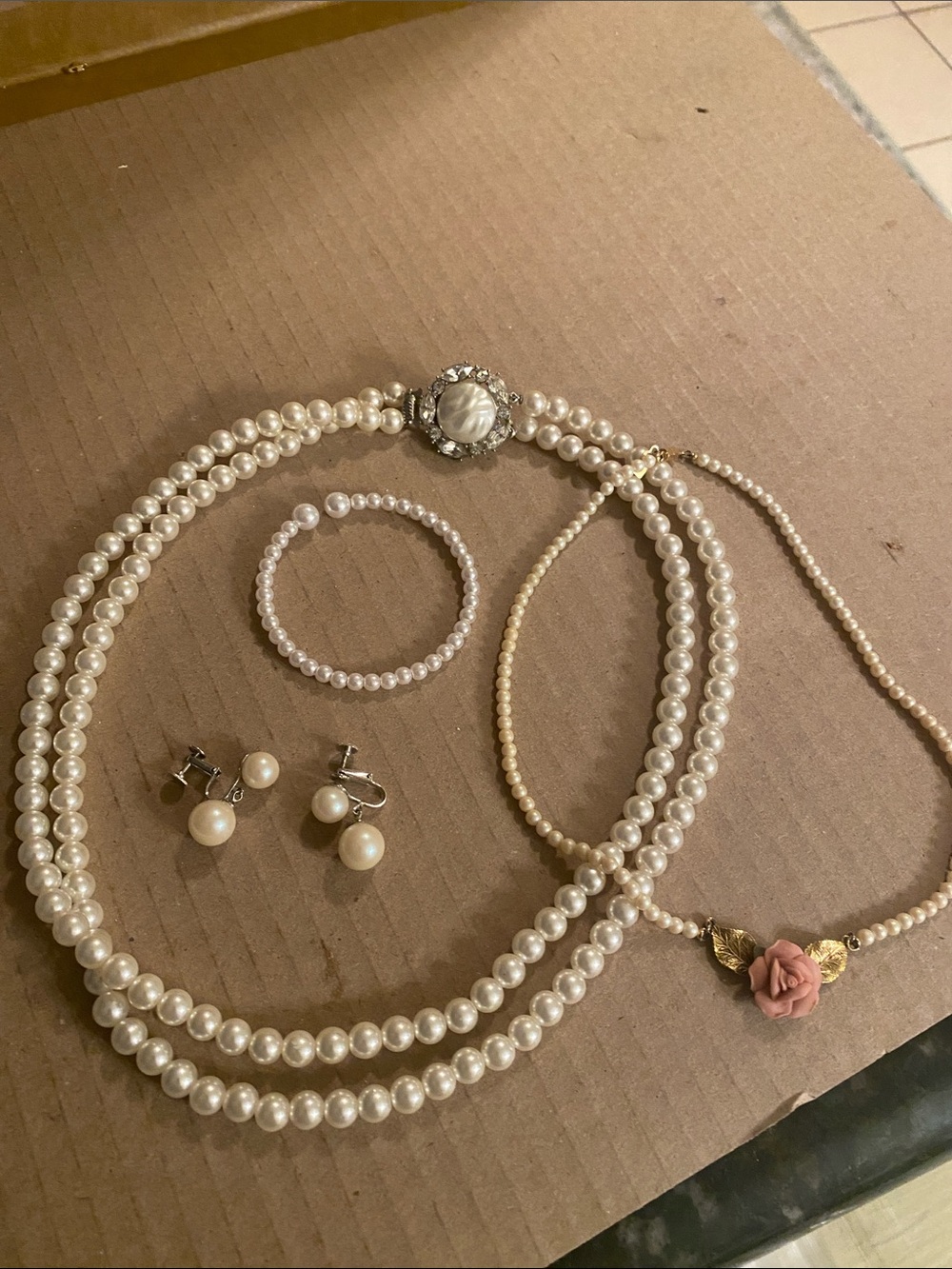 Beautiful Vintage Faux Pearl Necklaces , Earrings And Bracelet Set